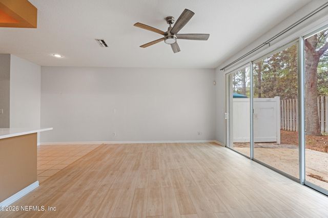 5833 PARKSTONE CROSSING Drive, Jacksonville, FL 32258