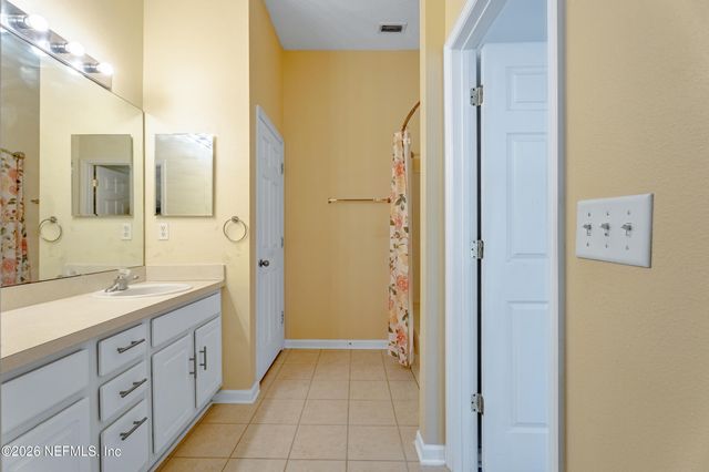 5833 PARKSTONE CROSSING Drive, Jacksonville, FL 32258