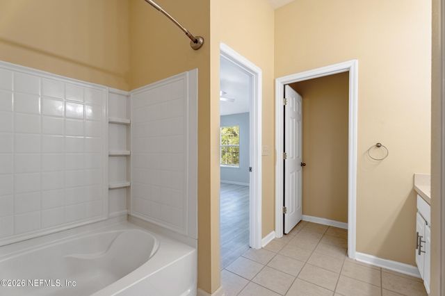 5833 PARKSTONE CROSSING Drive, Jacksonville, FL 32258