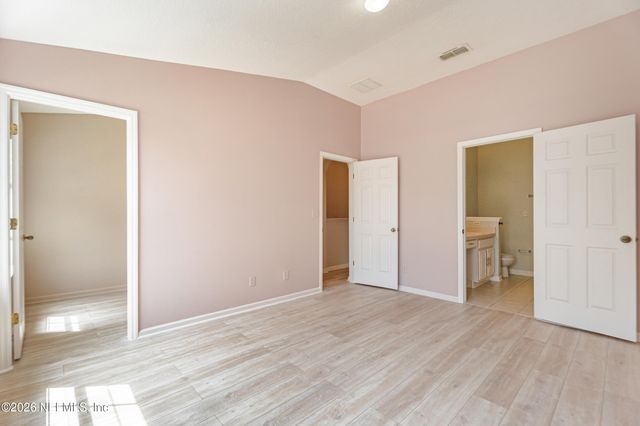 5833 PARKSTONE CROSSING Drive, Jacksonville, FL 32258