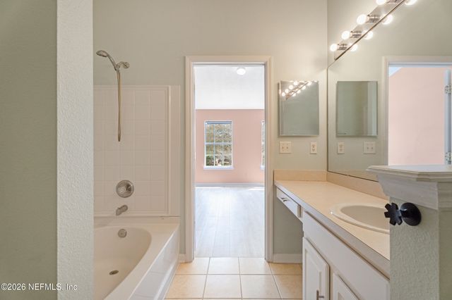 5833 PARKSTONE CROSSING Drive, Jacksonville, FL 32258