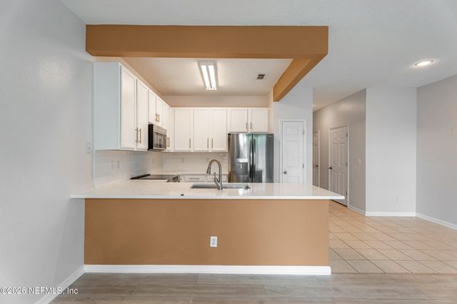 5833 PARKSTONE CROSSING Drive, Jacksonville, FL 32258