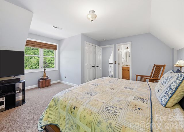 737 Traditions Way, Mars Hill, NC 28754