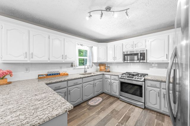 4178 Highway 49, Tennessee Ridge, TN 37178