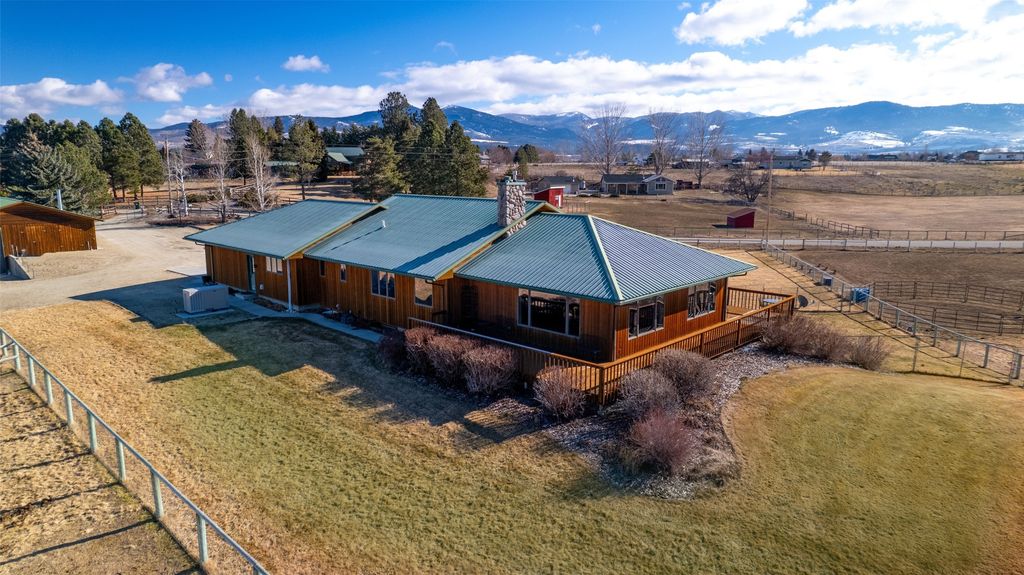 675 Warbler Lane, Corvallis, MT 59828 photo 2