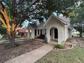 3819 Crestline Road, Fort Worth, TX 76107