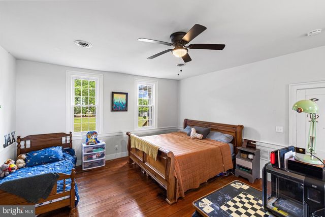2349 SKINKERS NECK RD, Rappahannock Academy, VA 22538