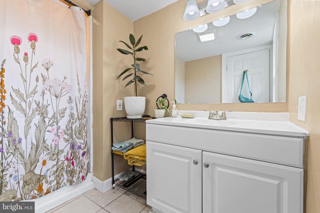 2349 SKINKERS NECK RD, Rappahannock Academy, VA 22538