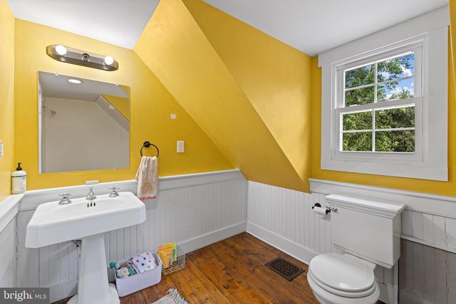 2349 SKINKERS NECK RD, Rappahannock Academy, VA 22538
