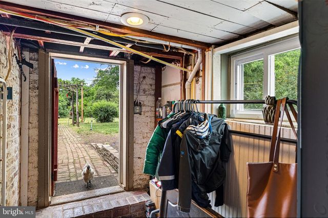 2349 SKINKERS NECK RD, Rappahannock Academy, VA 22538