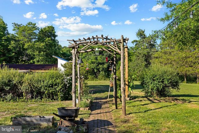 2349 SKINKERS NECK RD, Rappahannock Academy, VA 22538