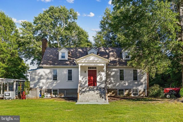 2349 SKINKERS NECK RD, Rappahannock Academy, VA 22538