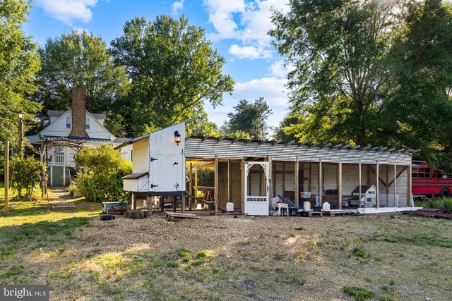 2349 SKINKERS NECK RD, Rappahannock Academy, VA 22538