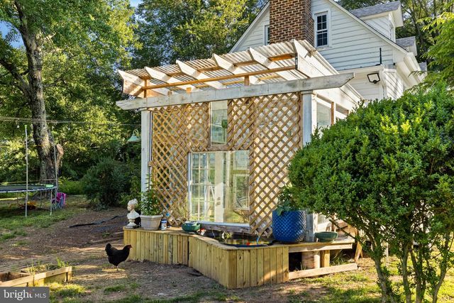 2349 SKINKERS NECK RD, Rappahannock Academy, VA 22538
