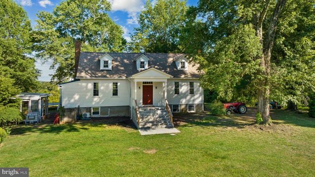 2349 SKINKERS NECK RD, Rappahannock Academy, VA 22538