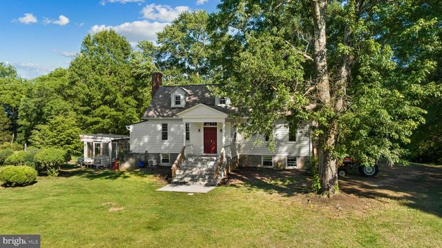 2349 SKINKERS NECK RD, Rappahannock Academy, VA 22538