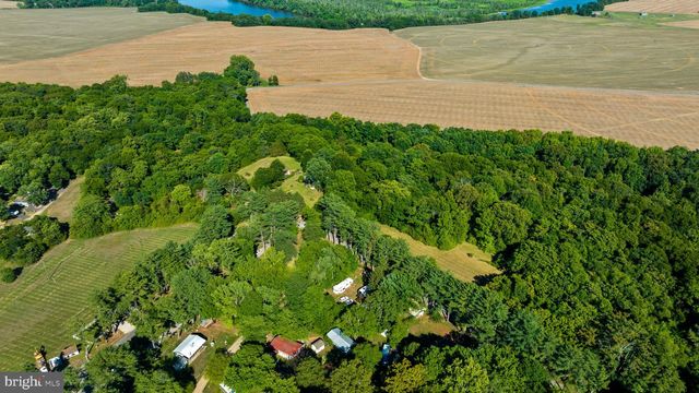 2349 SKINKERS NECK RD, Rappahannock Academy, VA 22538