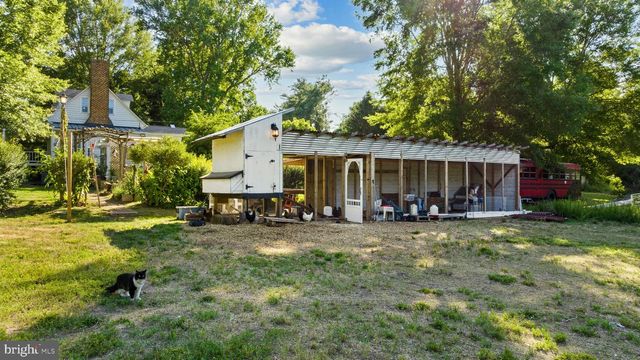 2349 SKINKERS NECK RD, Rappahannock Academy, VA 22538