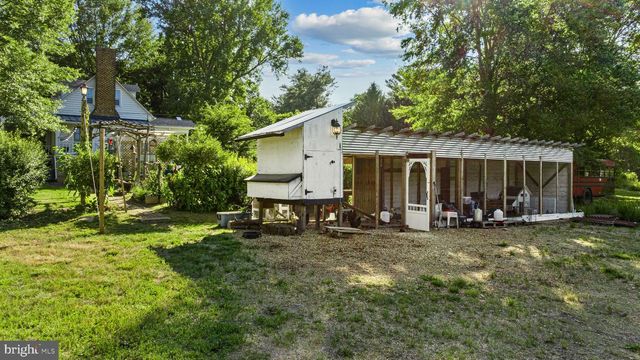 2349 SKINKERS NECK RD, Rappahannock Academy, VA 22538