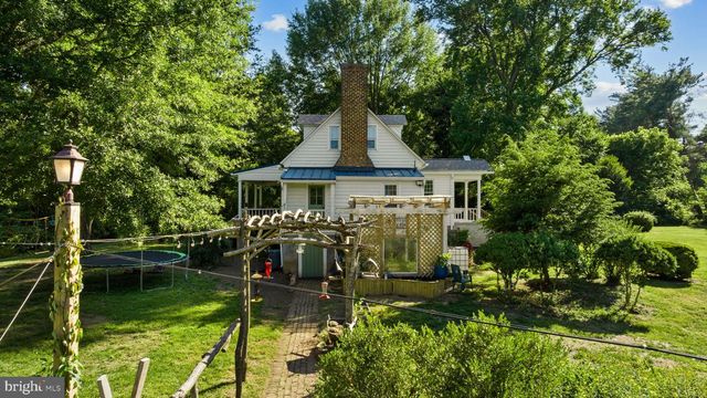 2349 SKINKERS NECK RD, Rappahannock Academy, VA 22538