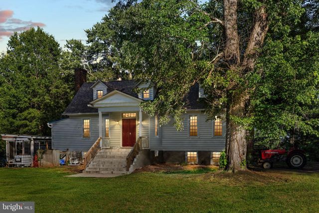 2349 SKINKERS NECK RD, Rappahannock Academy, VA 22538