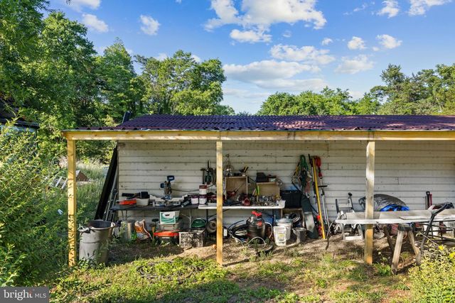 2349 SKINKERS NECK RD, Rappahannock Academy, VA 22538