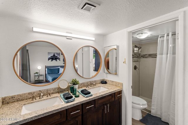 3911 E DAHLIA Drive, Phoenix, AZ 85032