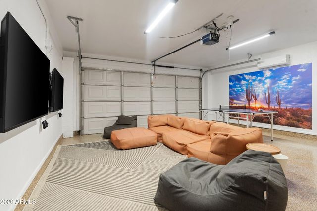 3911 E DAHLIA Drive, Phoenix, AZ 85032