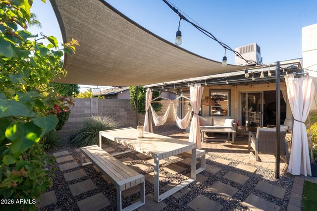 3911 E DAHLIA Drive, Phoenix, AZ 85032