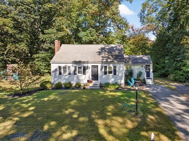 12 Pat Rd, Hanover, MA 02339