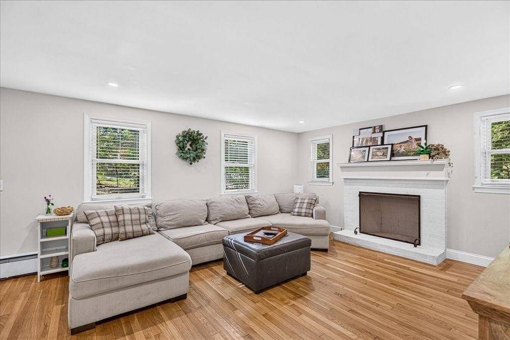 12 Pat Rd, Hanover, MA 02339