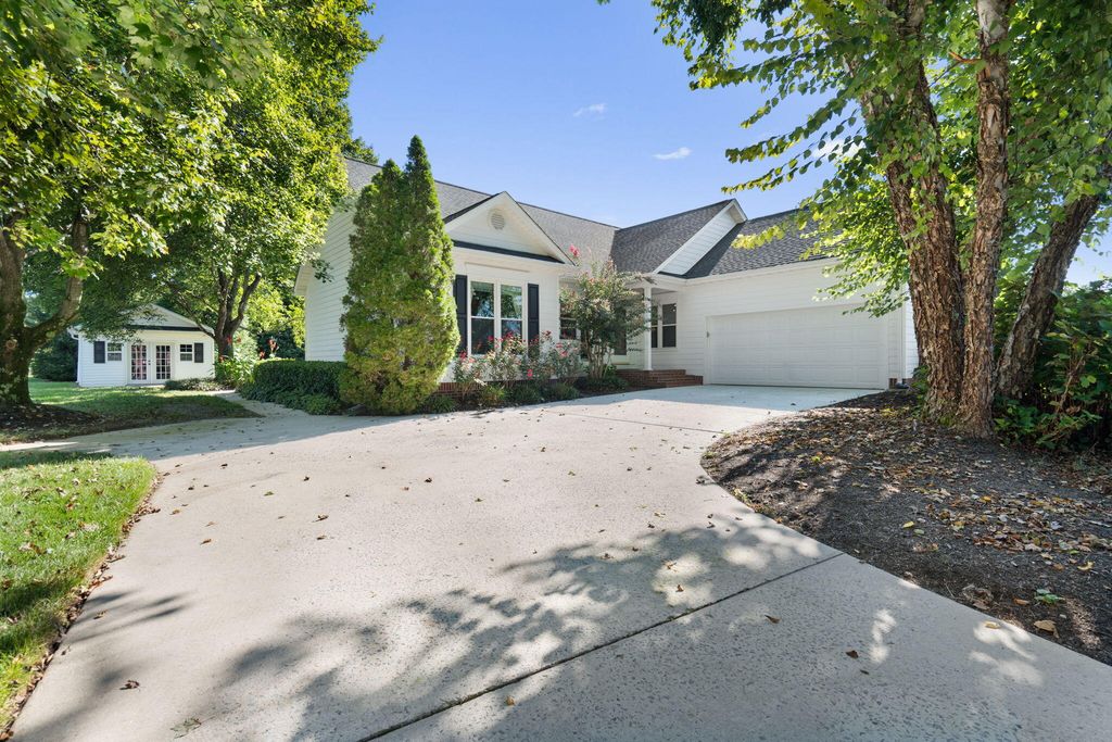 173 Cottonwood Drive NW, Cleveland, TN 37312