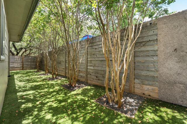 6800 Menchaca RD 9, Austin, TX 78745