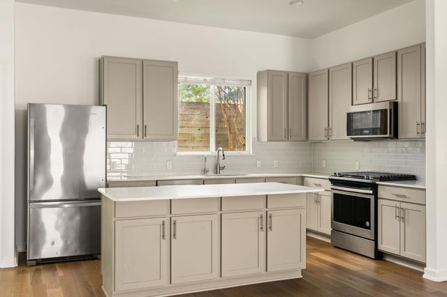 6800 Menchaca RD 9, Austin, TX 78745