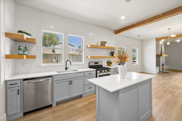501 S Clinton Avenue, Dallas, TX 75208