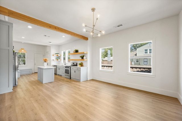 501 S Clinton Avenue, Dallas, TX 75208