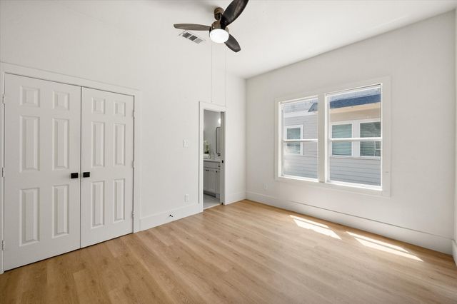 501 S Clinton Avenue, Dallas, TX 75208