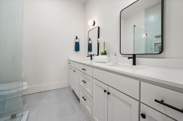 501 S Clinton Avenue, Dallas, TX 75208