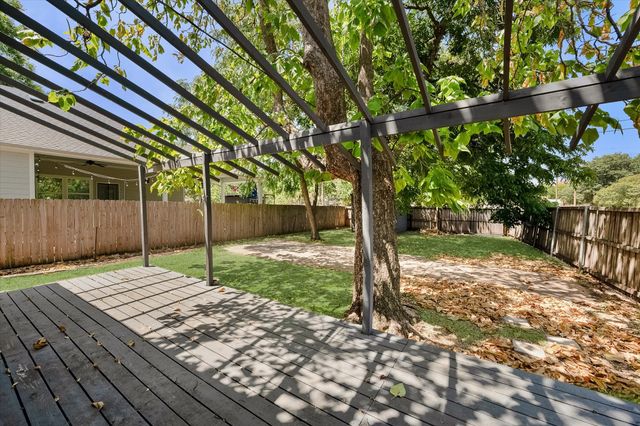 501 S Clinton Avenue, Dallas, TX 75208