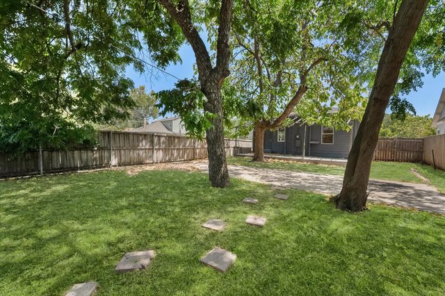 501 S Clinton Avenue, Dallas, TX 75208