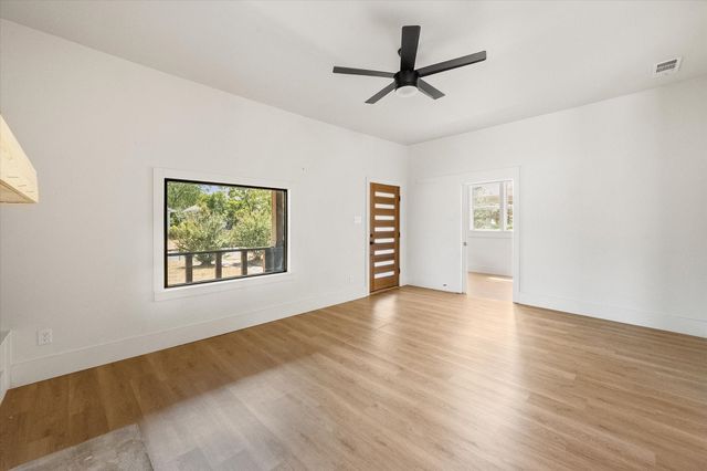 501 S Clinton Avenue, Dallas, TX 75208