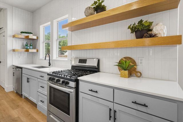 501 S Clinton Avenue, Dallas, TX 75208