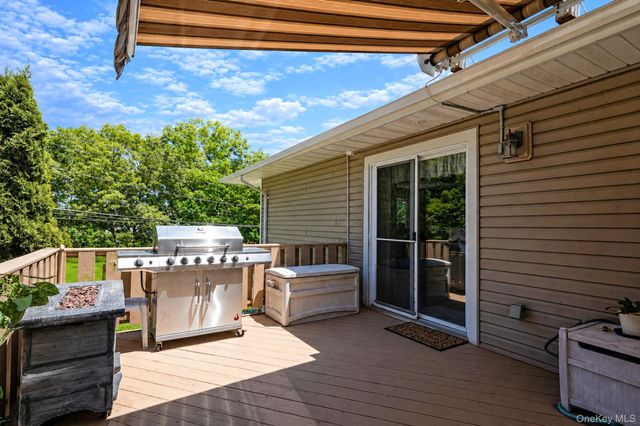 34 Leeds Boulevard, Farmingville, NY 11738