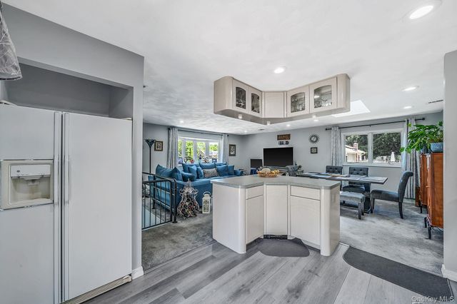 34 Leeds Boulevard, Farmingville, NY 11738