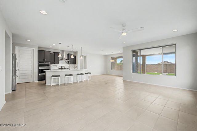 6809 W Cape Royal Place, Marana, AZ 85658