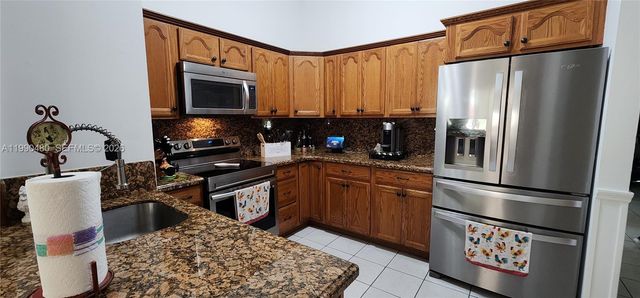 15585 SW 76th Ln A81-8, Miami, FL 33193