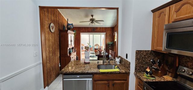 15585 SW 76th Ln A81-8, Miami, FL 33193