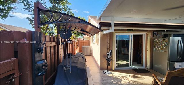 15585 SW 76th Ln A81-8, Miami, FL 33193