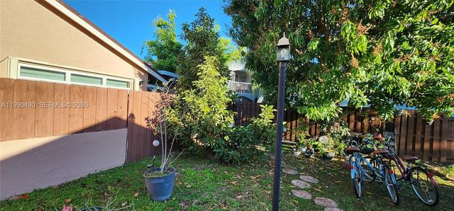 15585 SW 76th Ln A81-8, Miami, FL 33193