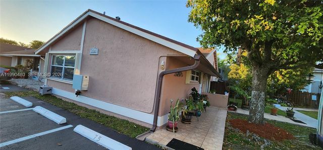 15585 SW 76th Ln A81-8, Miami, FL 33193